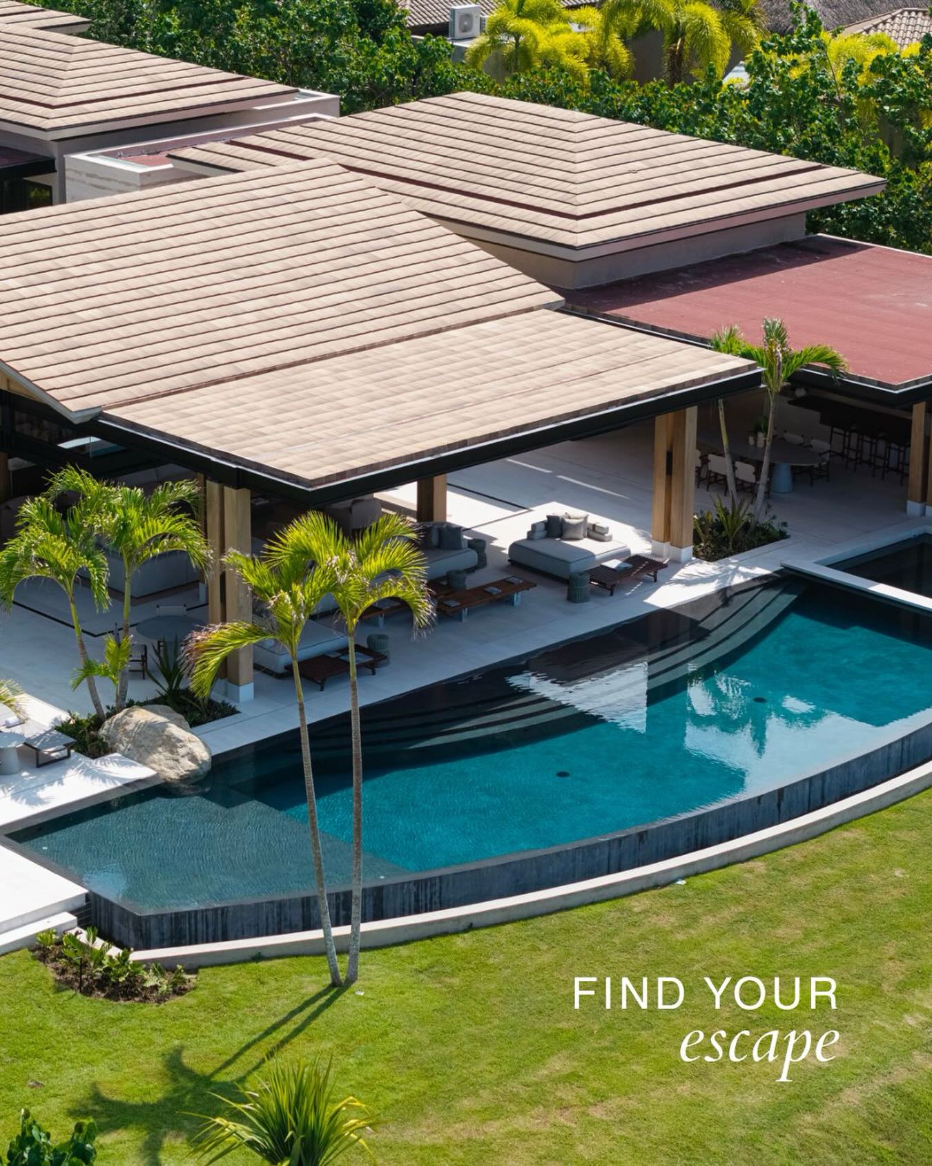 At Casa Xielo, open spaces, water, and light come together to create a seamless indoor-outdoor living experience — made for slowing down and staying longer.

#CasaXielo
#PuntaMita
#LuxuryVilla
#OceanviewLiving
#PrivateEscape